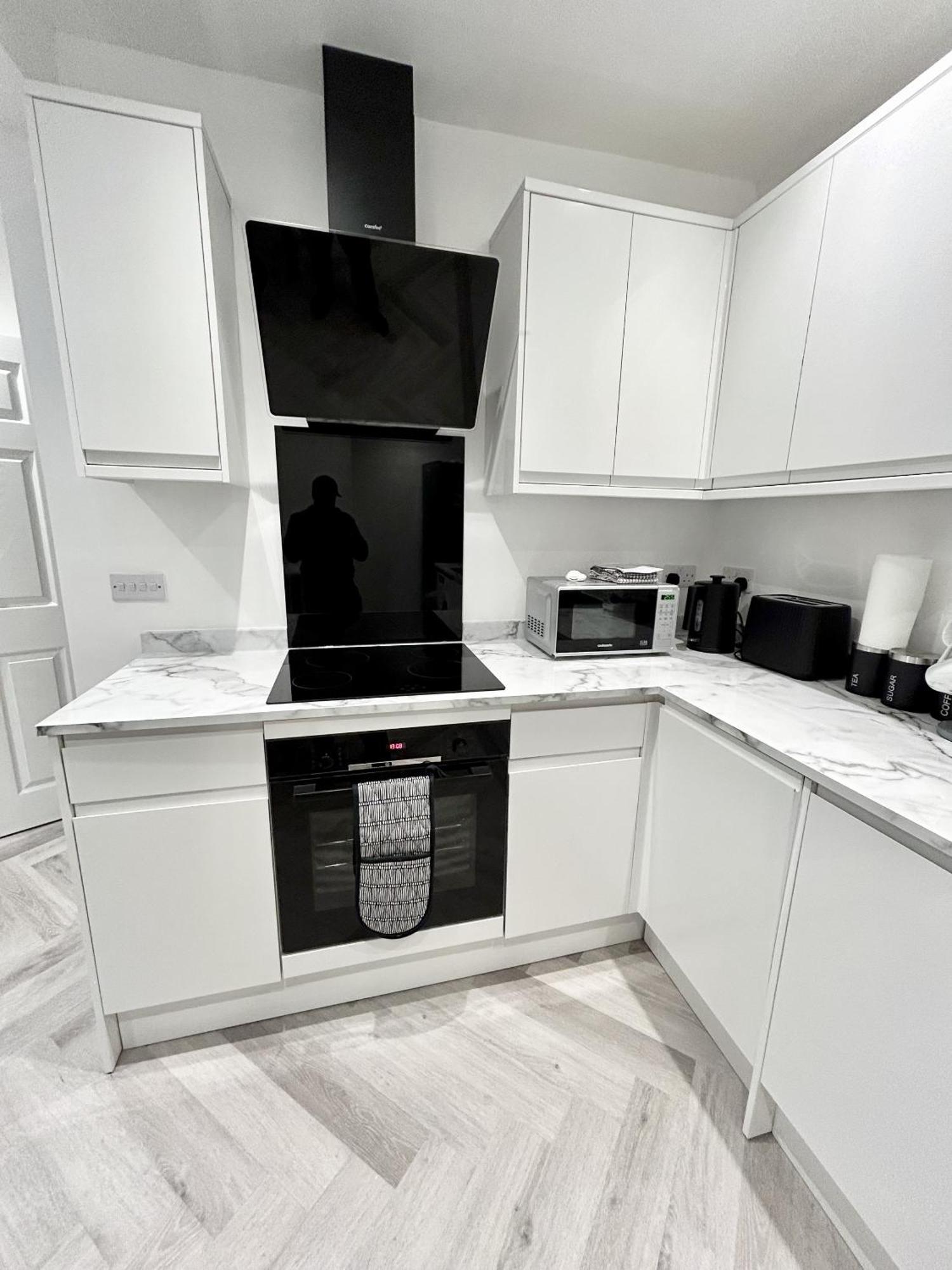 Lymer House - Stylish 3 Bedroom House In Wolverhampton Exterior foto